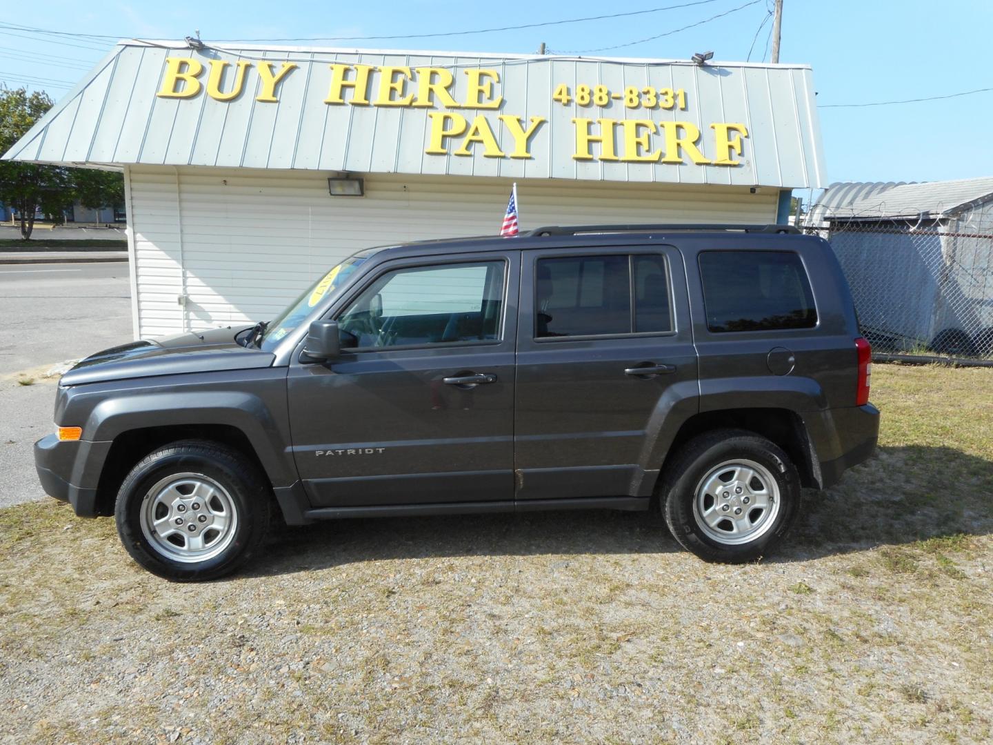 2017 Gray Jeep Patriot Sport 2WD (1C4NJPBA1HD) with an 2.0L L4 DOHC 16V engine, located at 2553 Airline Blvd, Portsmouth, VA, 23701, (757) 488-8331, 36.813889, -76.357597 - Photo#0